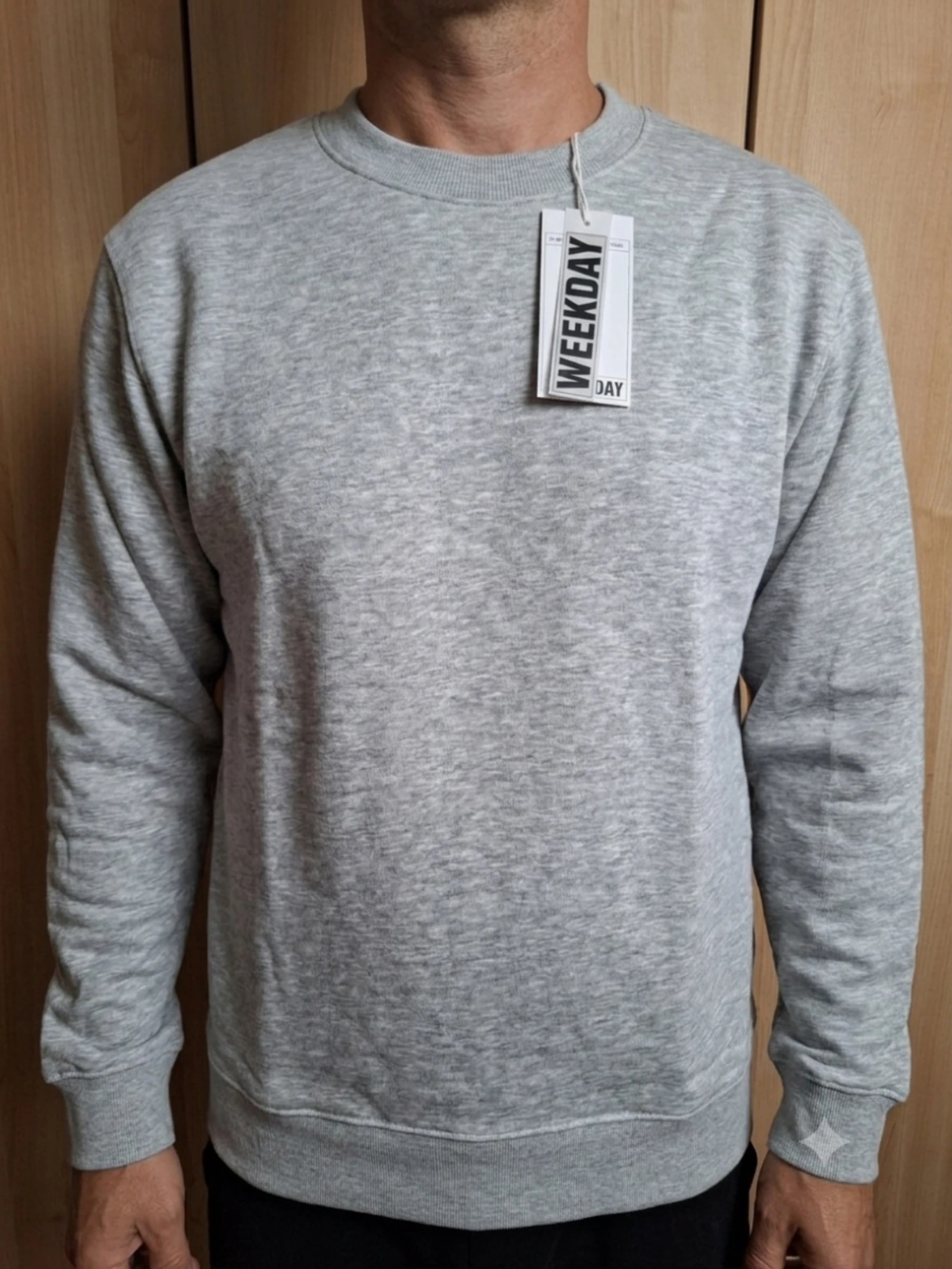 suéter weekday cinza desfiado gola redonda novo com etiqueta tamanho m – photo 2